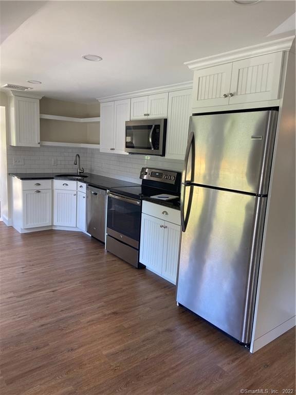 752 Hope St unit 2, Stamford, CT 06907 - photo 1