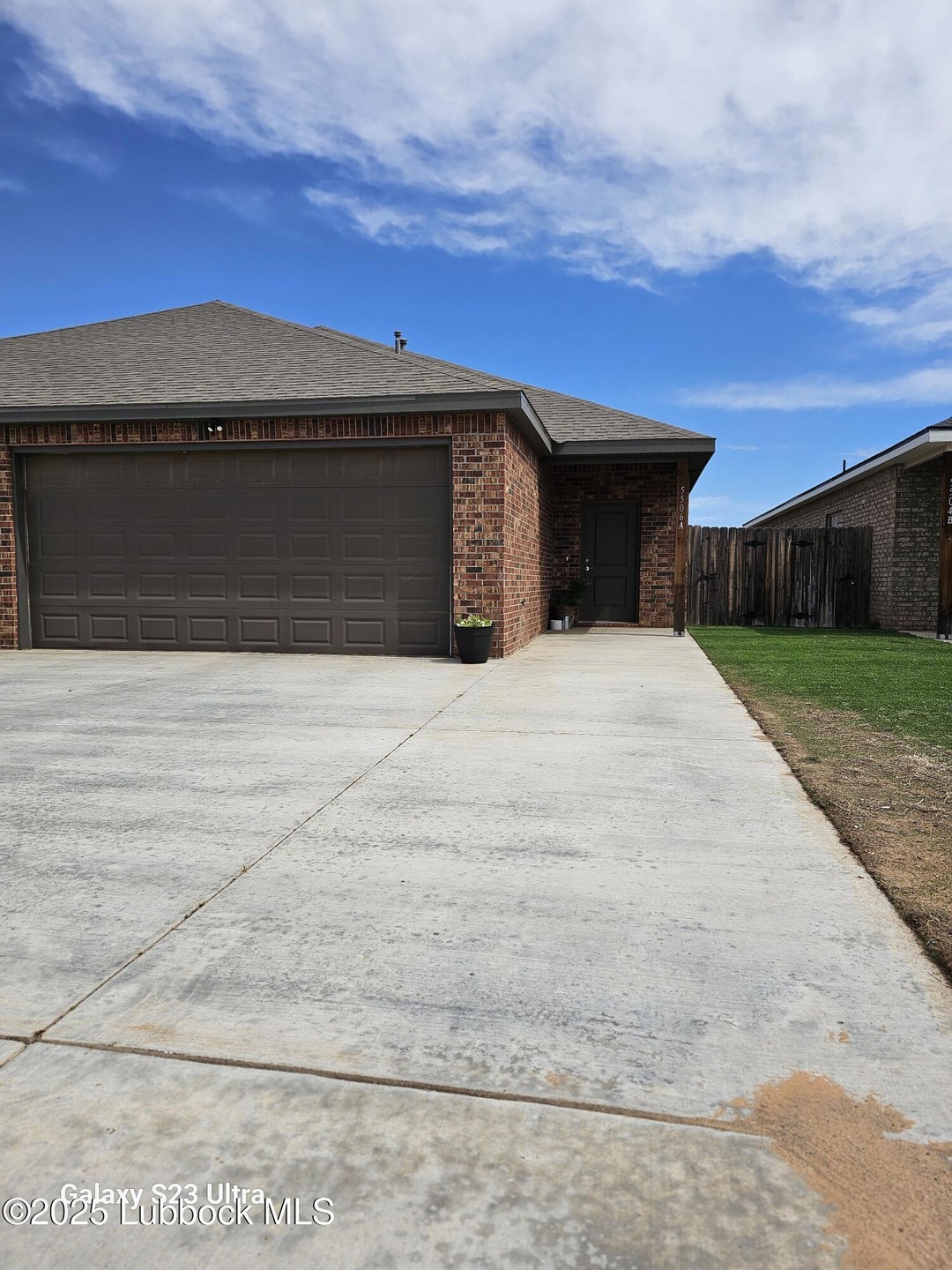 5506 Itasca Unit B front