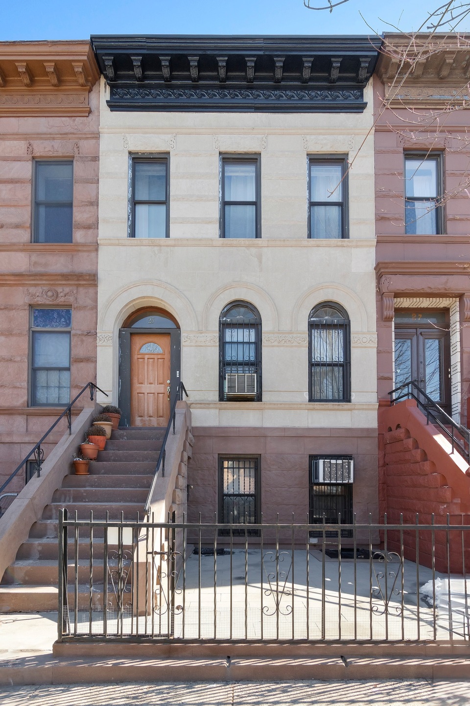 Sold $1,920,000 • Co-Listing Agent