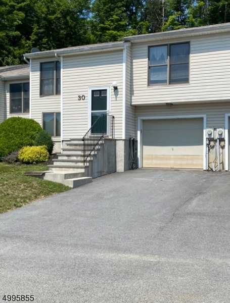 30 Moss Ct, Hamburg, NJ 07419 - photo 1