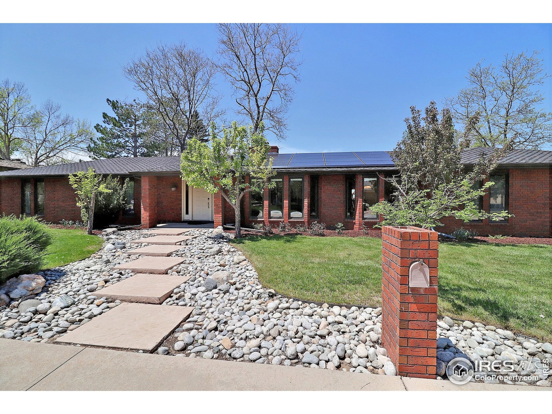 WOW! You Better Act Fast On This Beauty in Rangeview North!