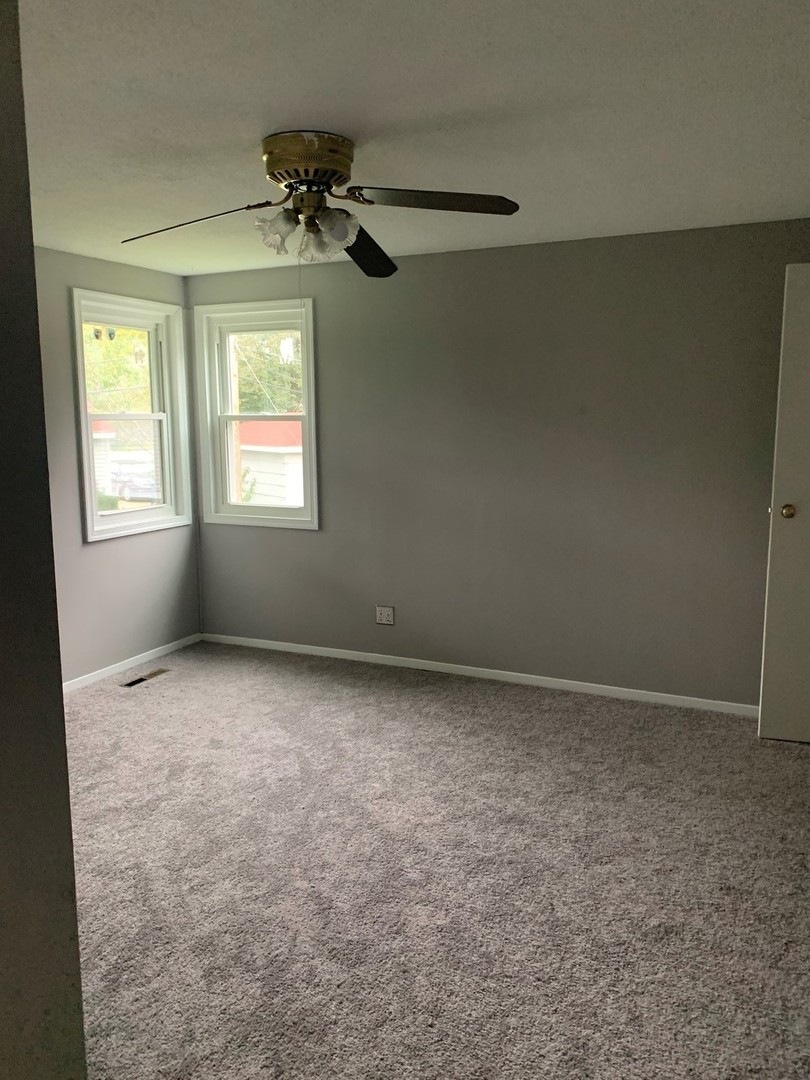 120 Ensenada Ct, Carpentersville, IL 60110 - photo 1