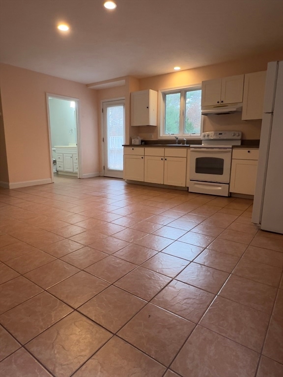 9 Russell Holmes Way unit 2, Carver, MA 02330 - photo 1