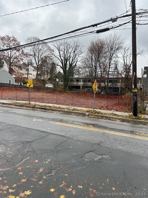 Under Contract $800,000