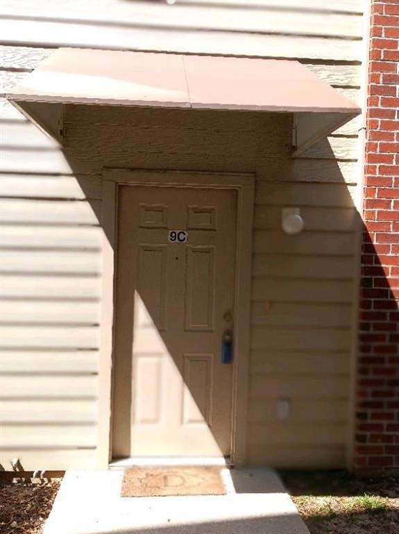 Well maintained 2 bed/2bath condo
