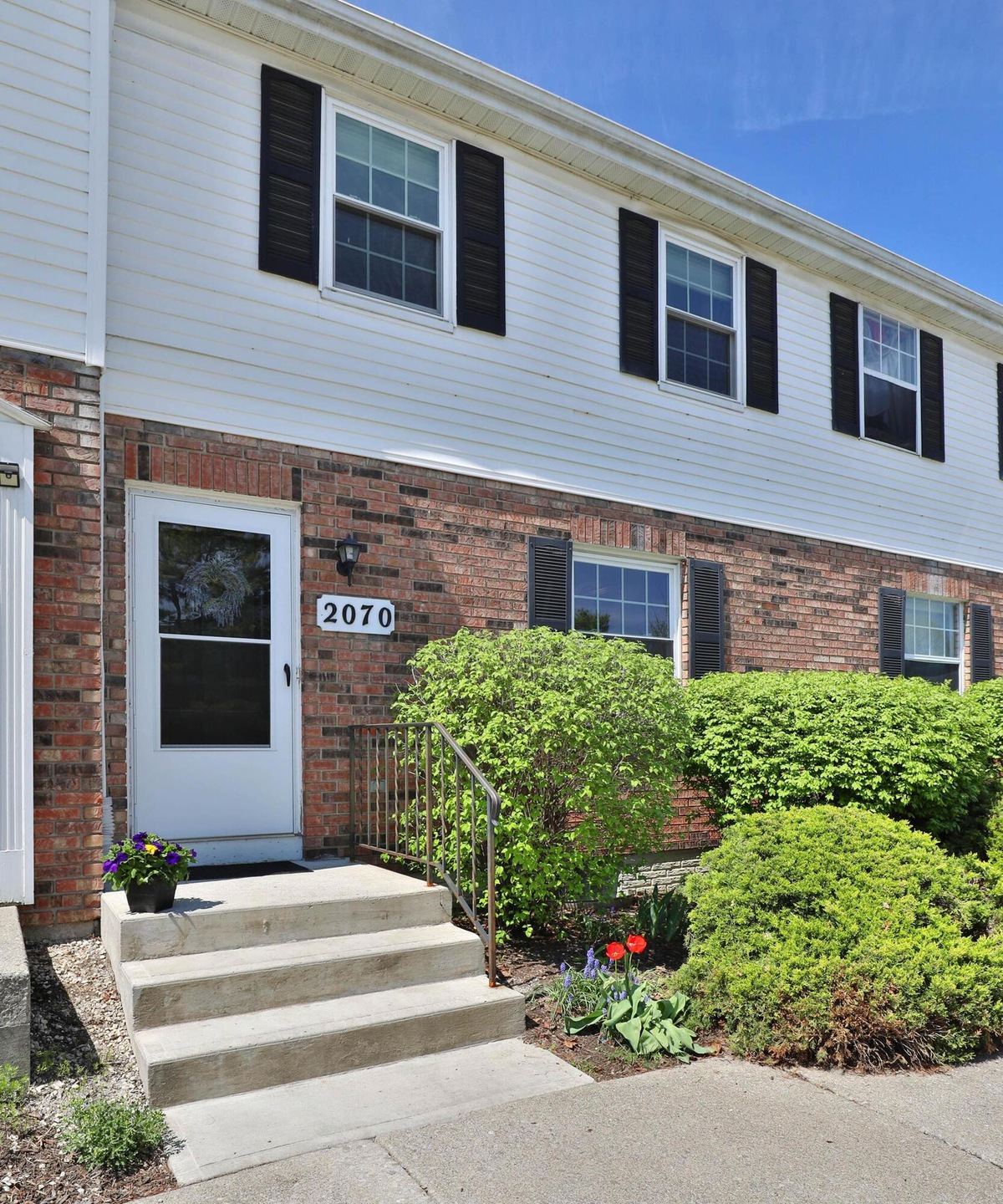 2070 Sprucefield Rd unit 2070, Columbus, OH 43229 - photo 1