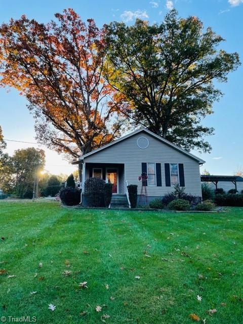 887 Ridgeway Dr, Asheboro, NC 27205 - photo 1