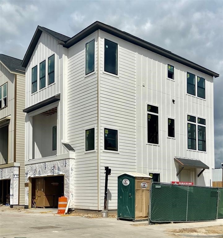 954 Fisher St unit F, Houston, TX 77018 - photo 1