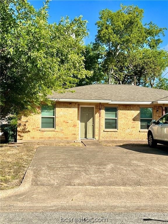 1603 Mossglenn Cir, College Station, TX 77840 - photo 1