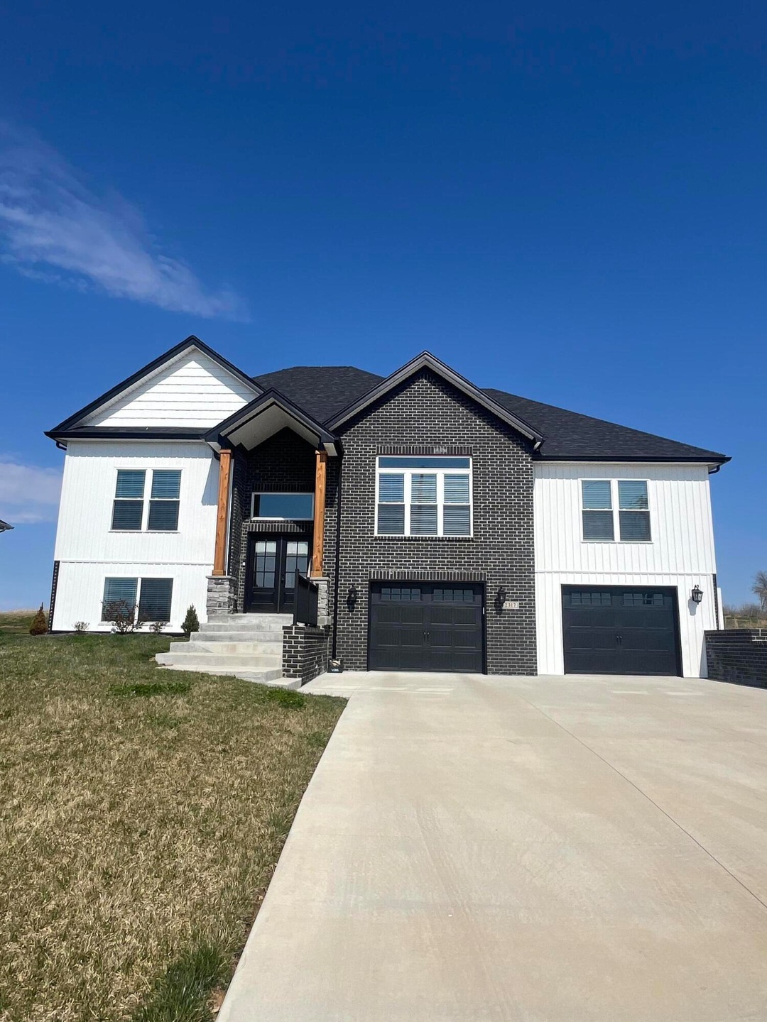 2317 Clearwater Dr, Lawrenceburg, KY 40342 - photo 1