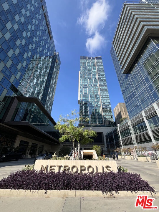 Metropolis Los Angeles - Tower I unit 701, Los Angeles, CA 90017 - photo 1