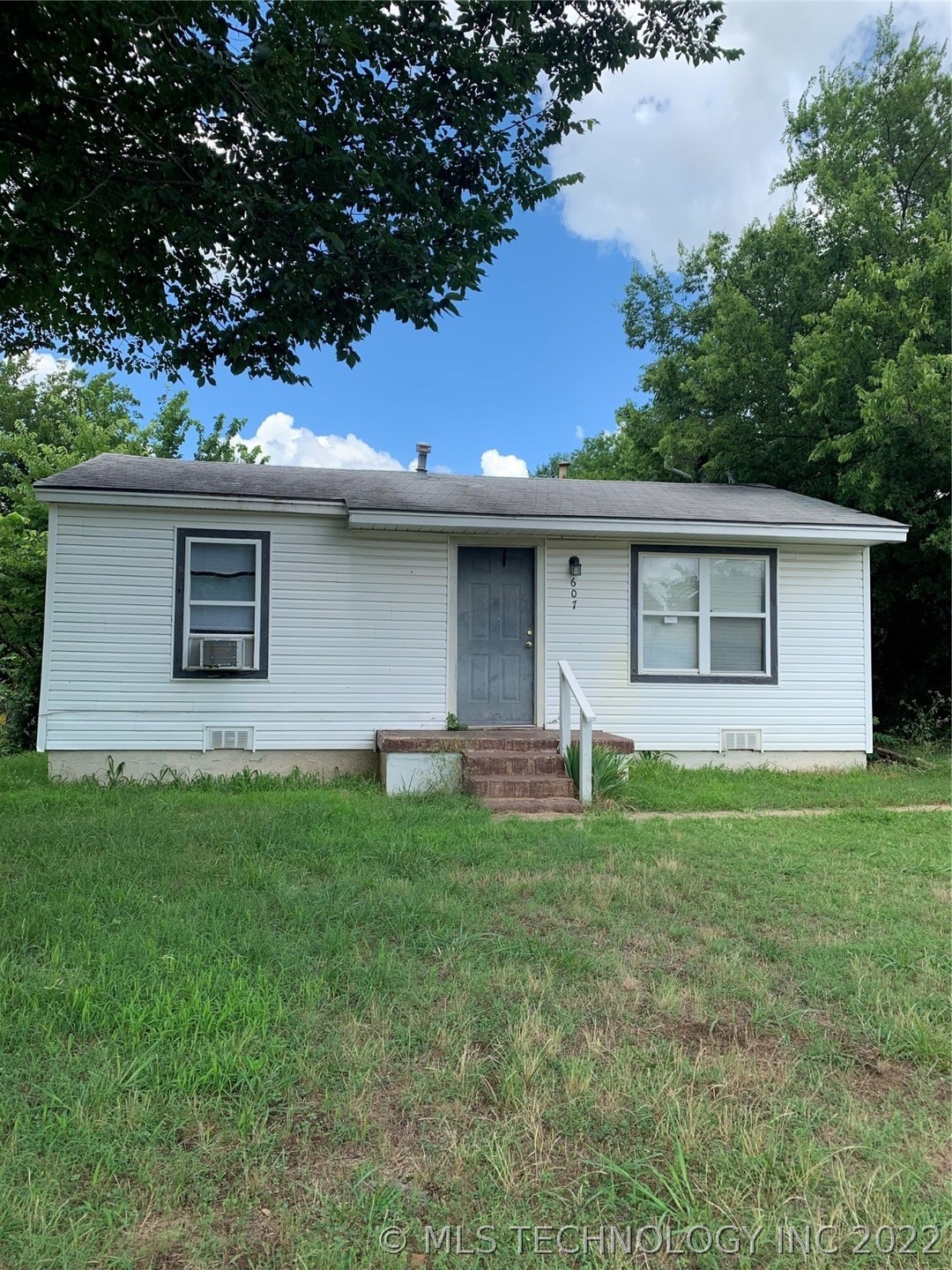607 N J St, Duncan, OK 73533 - photo 1