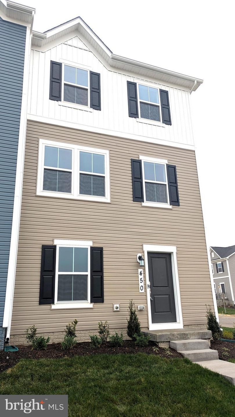 450 18th Ave, Ranson, WV 25438 - photo 1