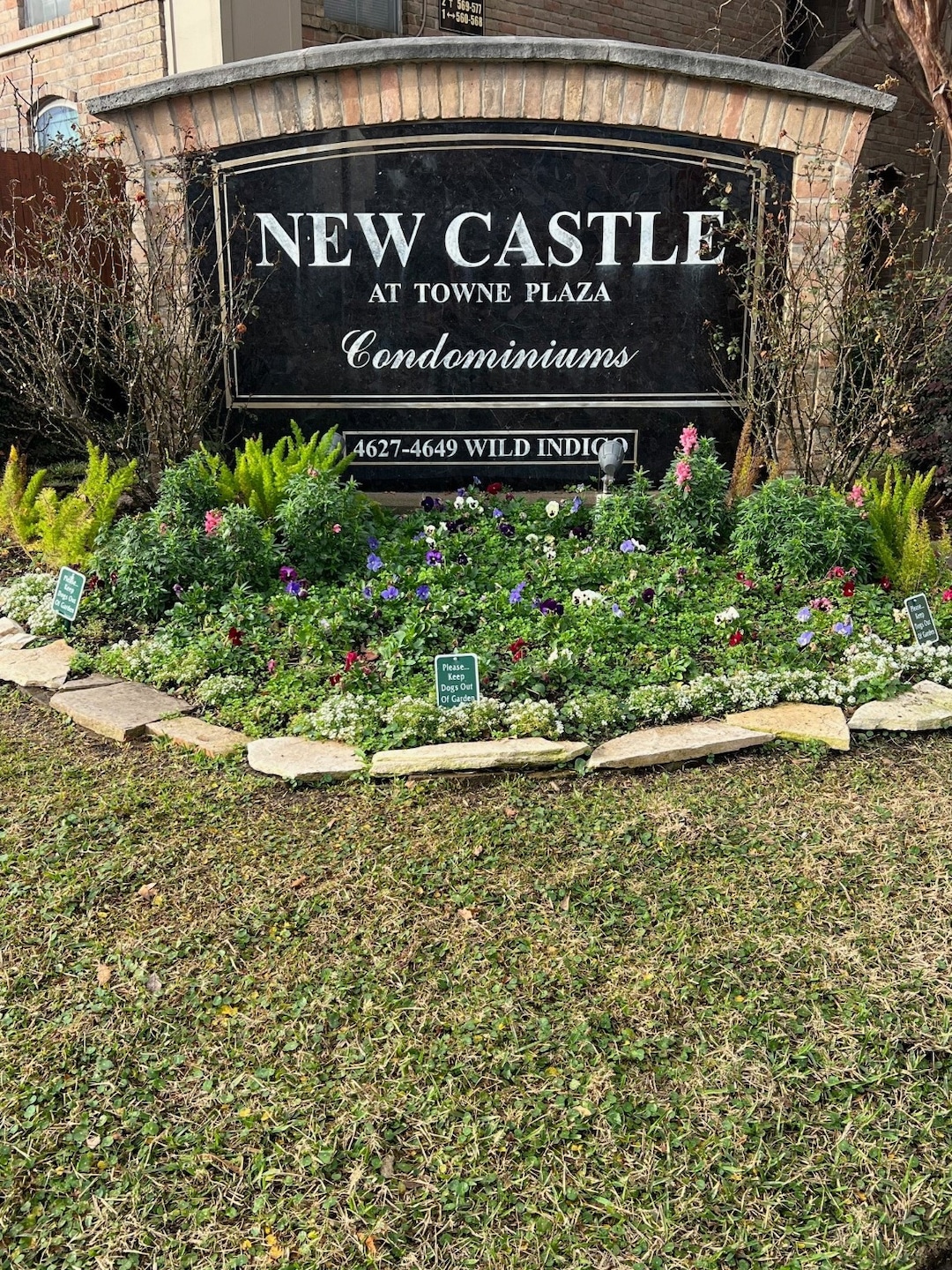 4631 Wild Indigo St unit 572, Houston, TX 77027 - photo 1