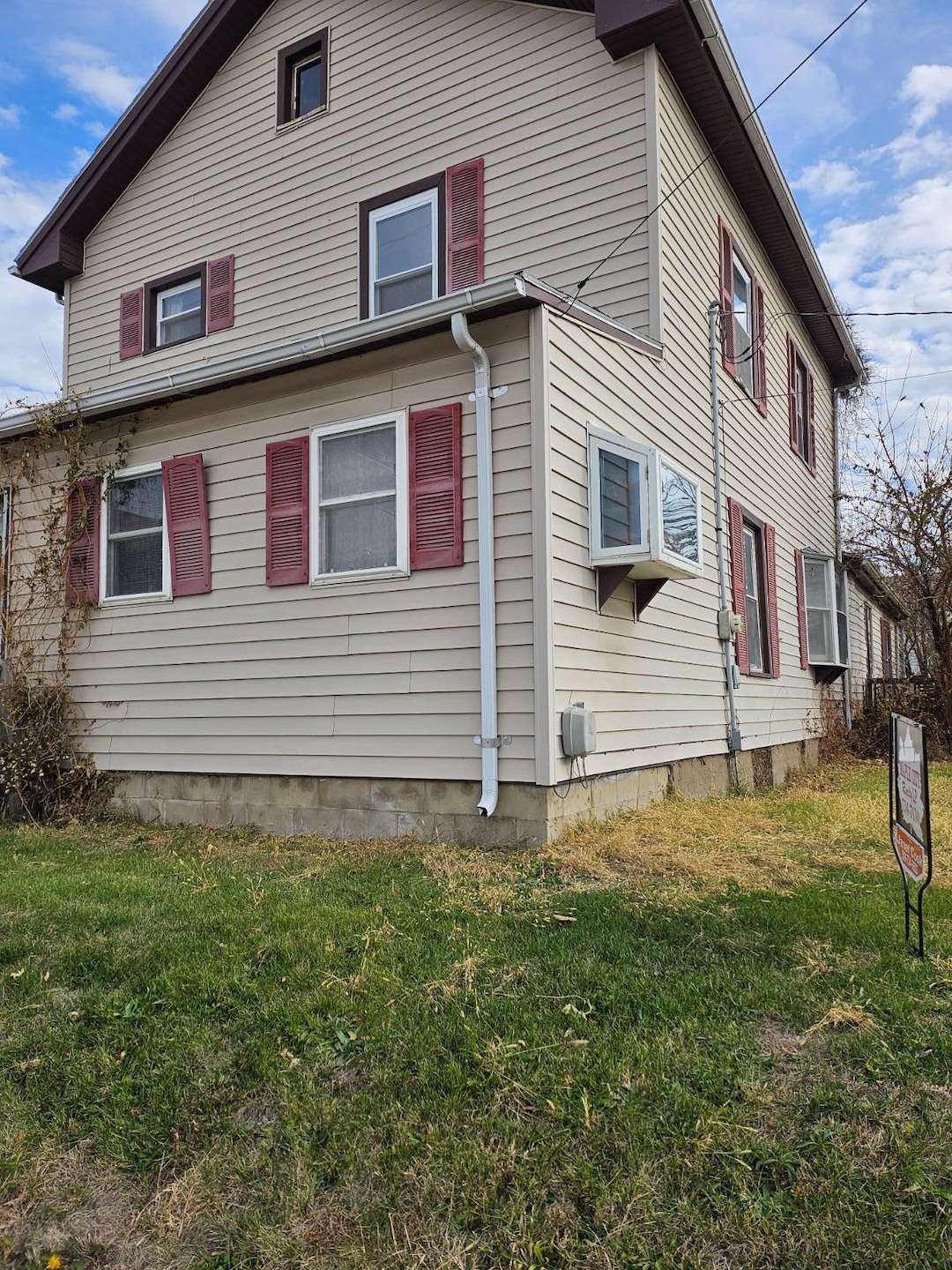 633 S Main St, Monmouth, IL 61462 - photo 1