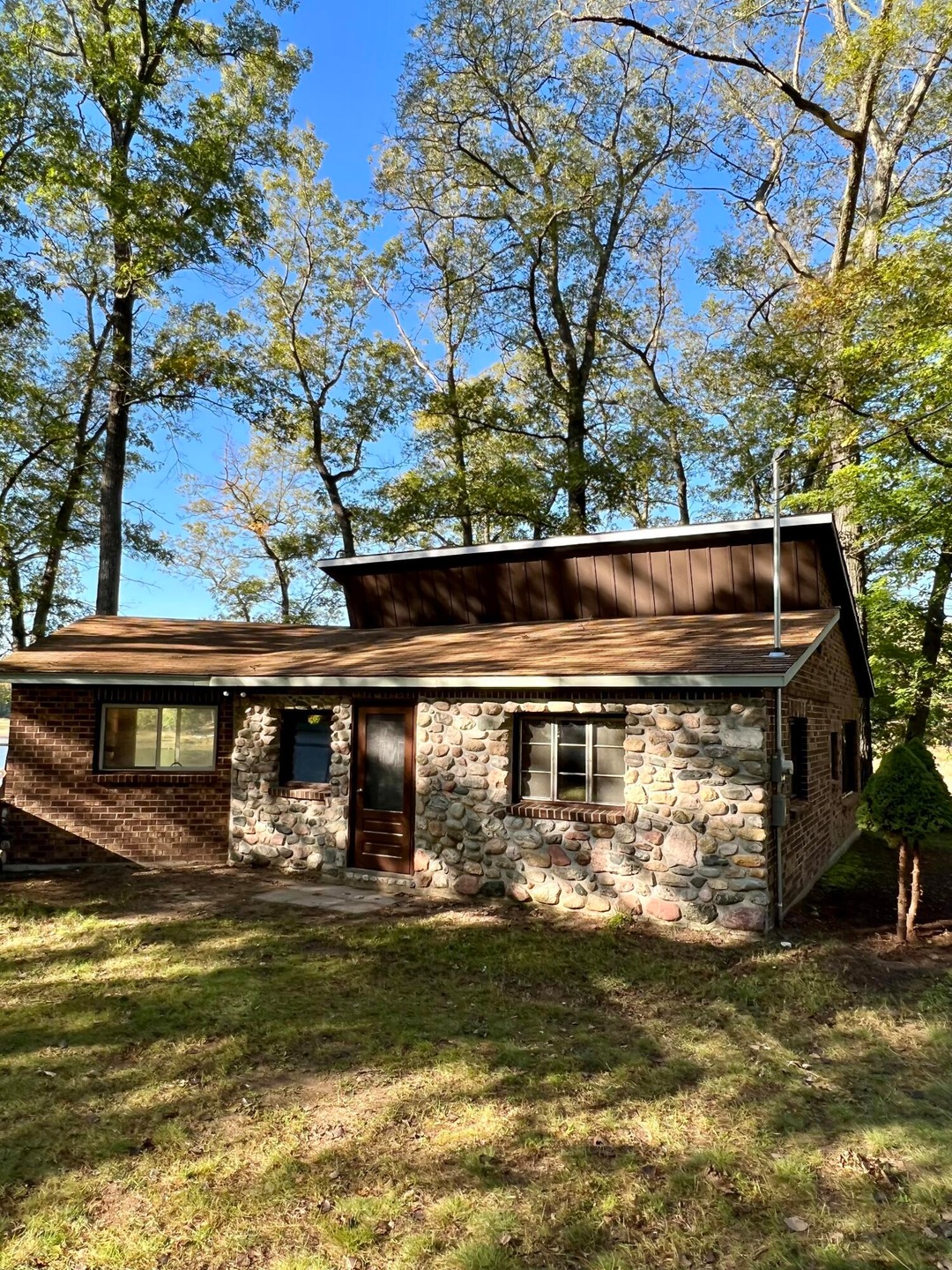 10921 N Pinegrove Ln, Bitely, MI 49309 - photo 1