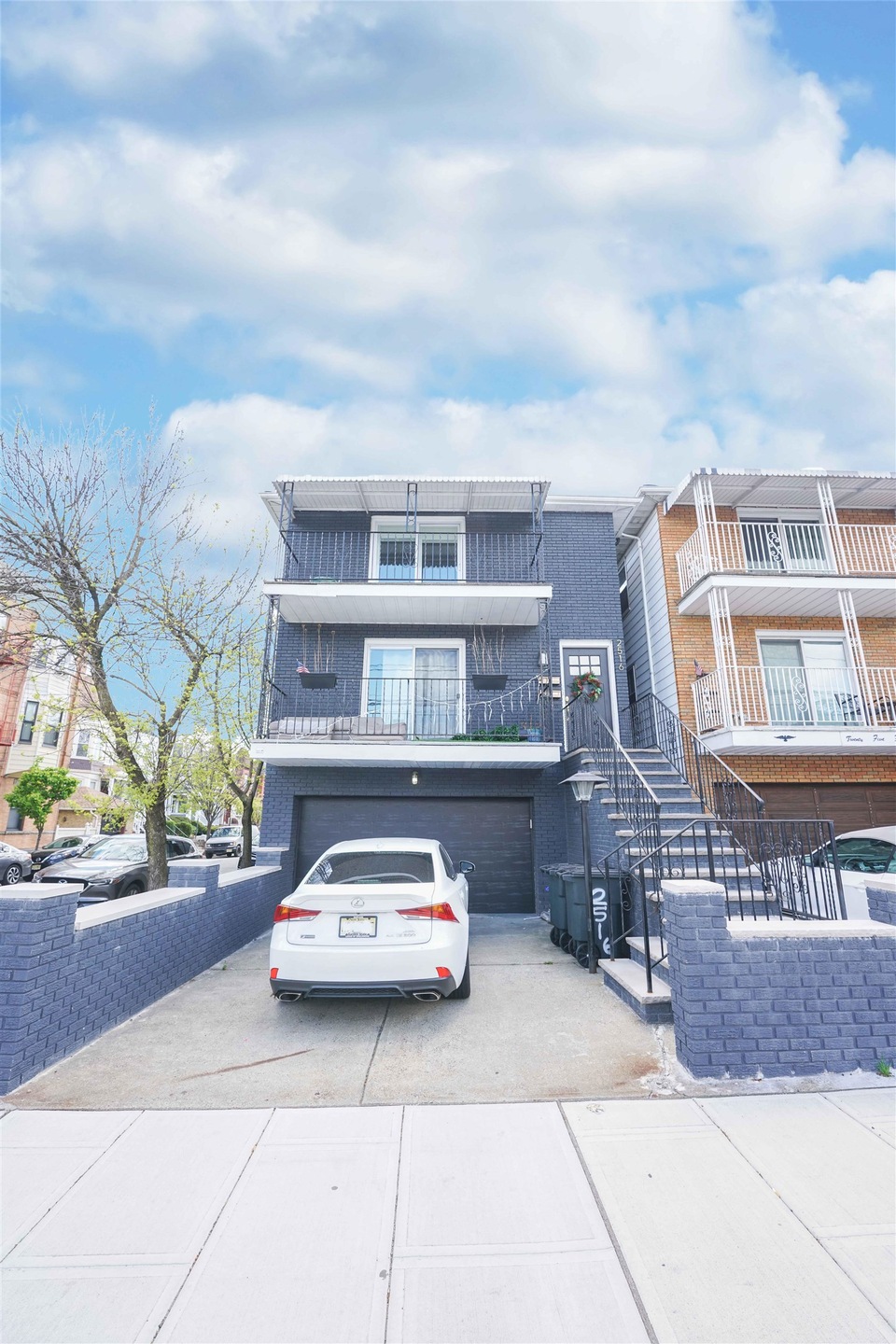 2516 Palisade Ave, Weehawken, NJ 07086 - photo 1