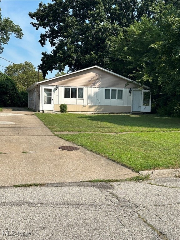 1943 G St, Lorain, OH 44052 - photo 1