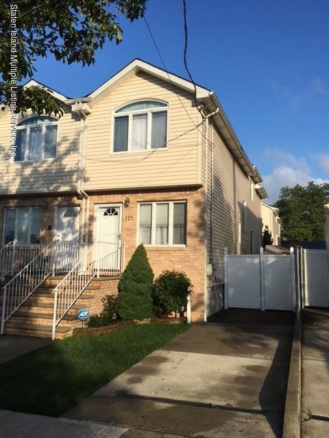 121 Hurlbert St, Staten Island, NY 10305 - photo 1