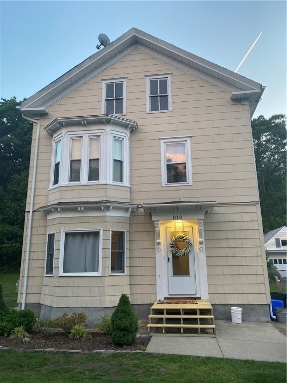 818 Lower River Rd, Lincoln, RI 02865 - photo 1