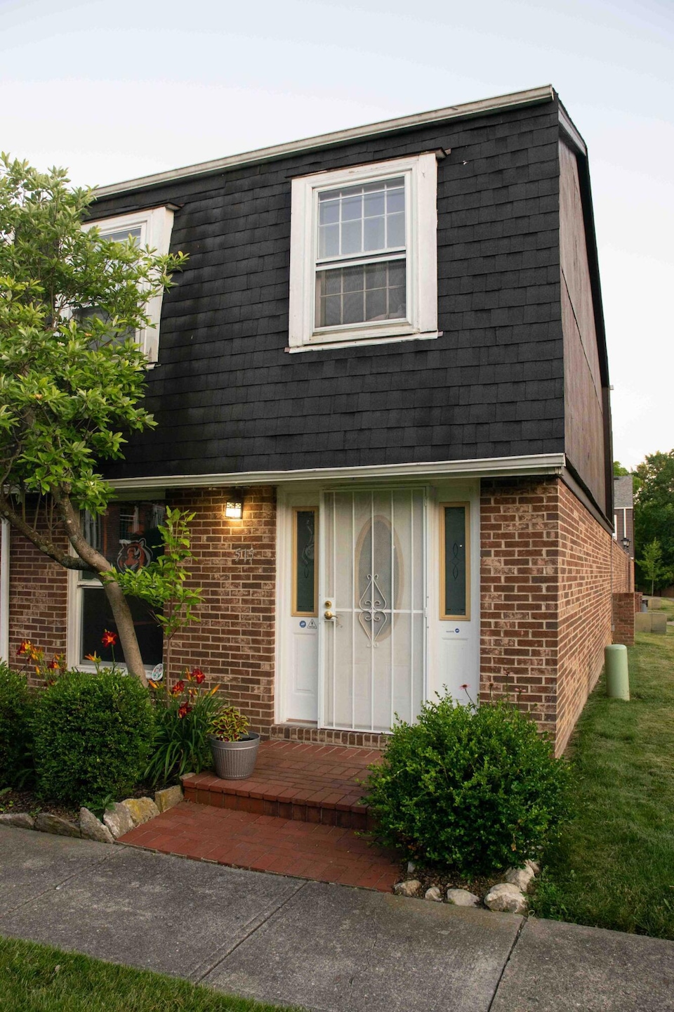 515 Clairbrook Ave, Columbus, OH 43228 - photo 1