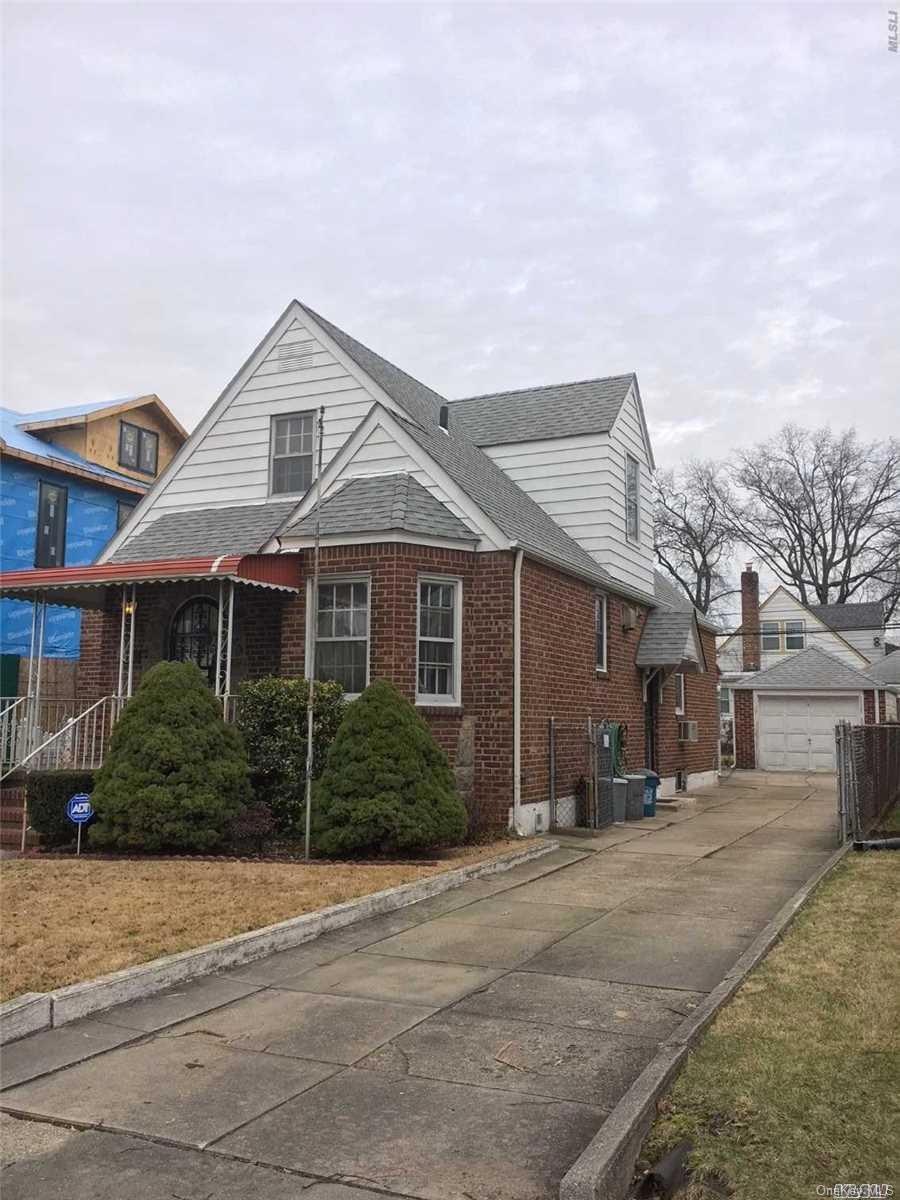 5823 189th St, Fresh Meadows, NY 11365 - photo 1