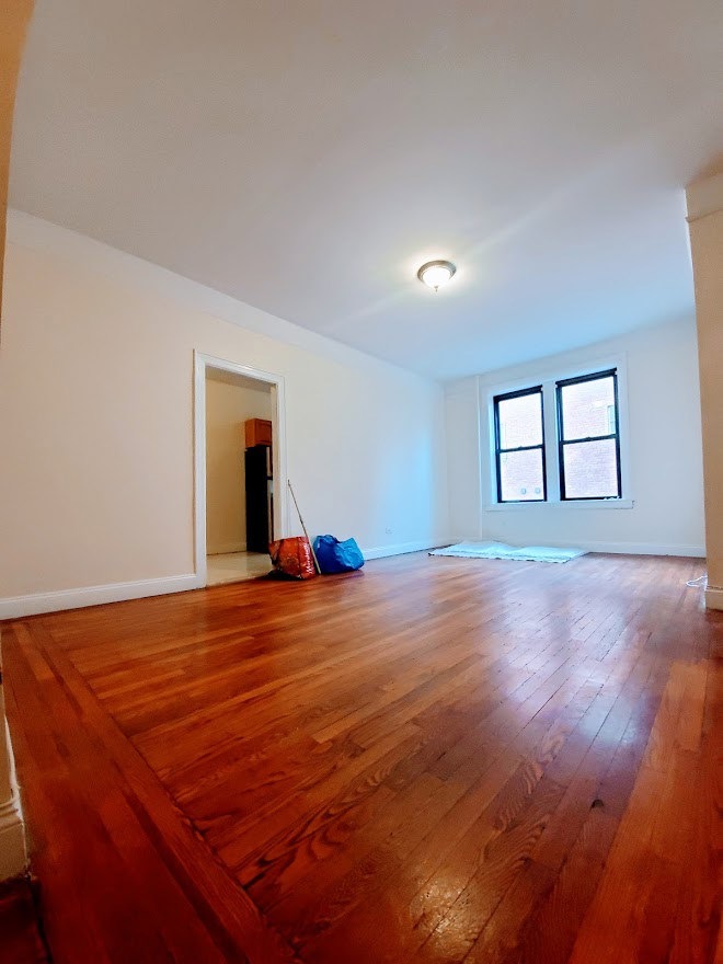21-06 33rd St unit D 4, Astoria, NY 11105 - photo 1