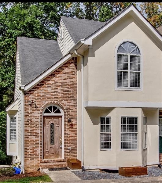 Townhome end unit