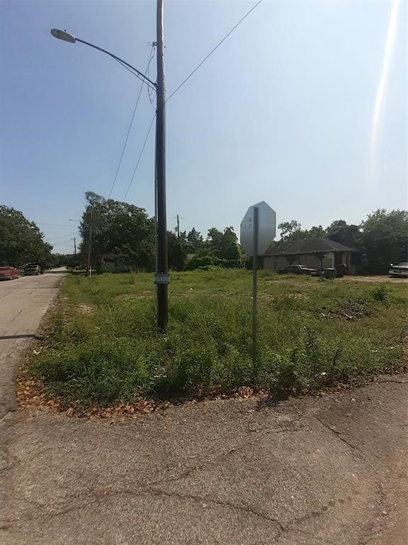 7001 Saint Augustine St, Houston, TX 77021 - photo 1