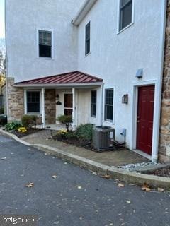 1000 Gravel Pike unit 1, Schwenksville, PA 19473 - photo 1