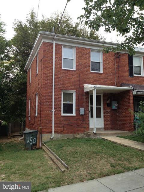 250 56th St NE, Washington, DC 20019 - photo 1