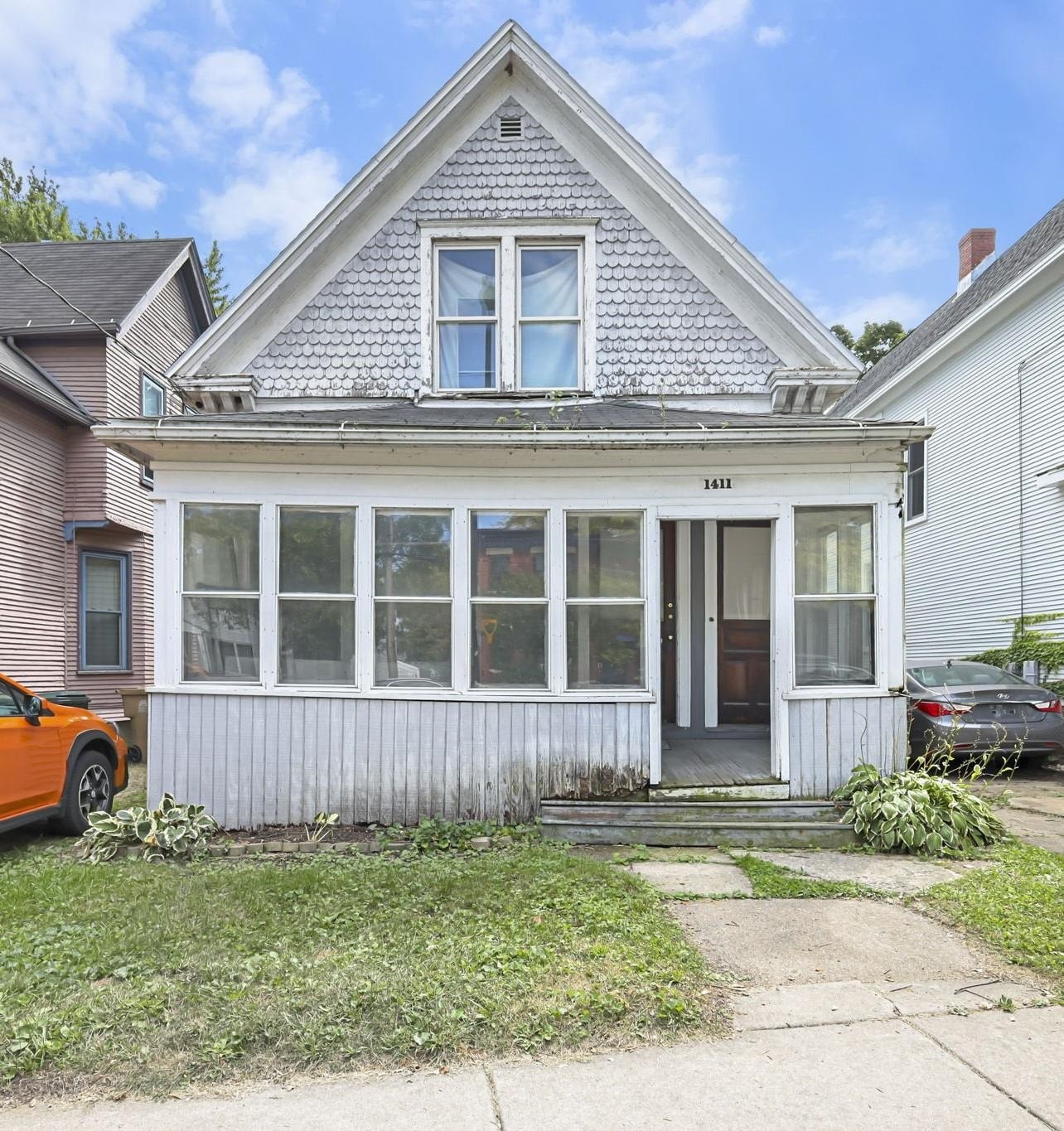 Under Contract $350,000 • Co-Listing Agent