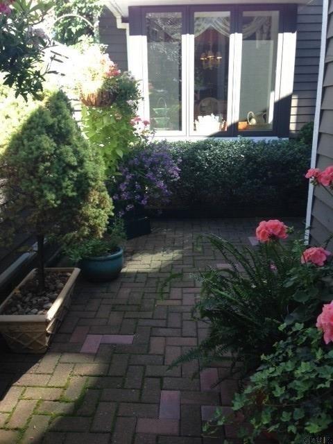 23 Saratoga Cir, Saratoga Springs, NY 12866 - photo 1