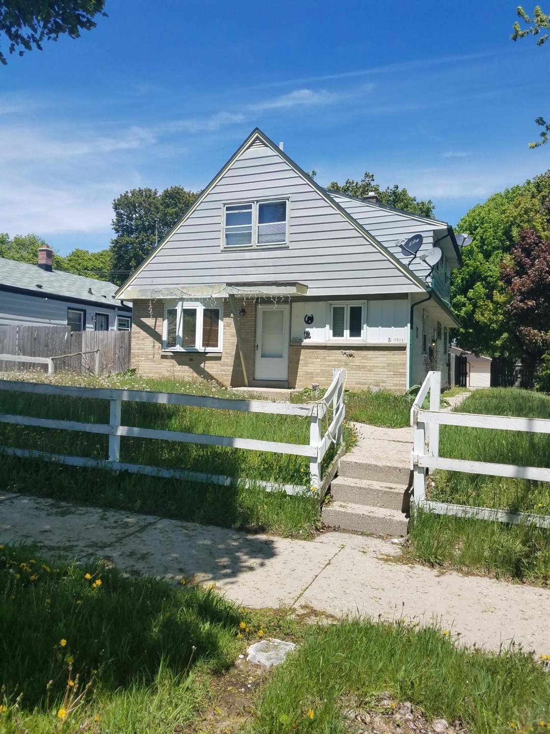 7012 W Congress 7014