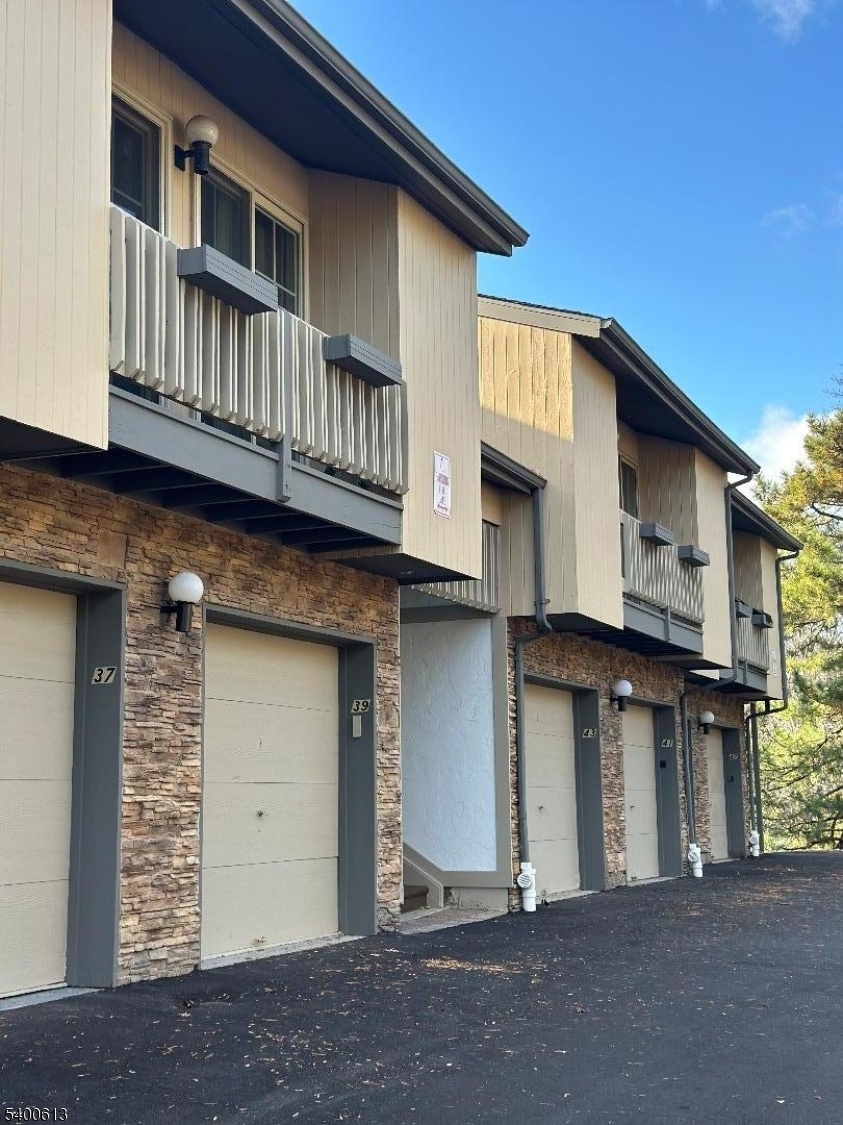 43 Colton Cir, West Orange, NJ 07052 - photo 1