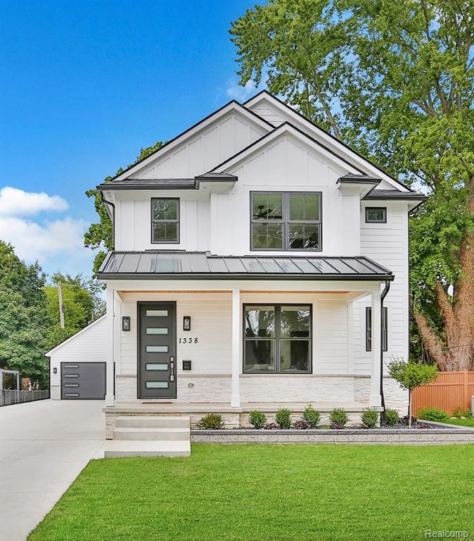 Sold $910,000 • Co-Listing Agent