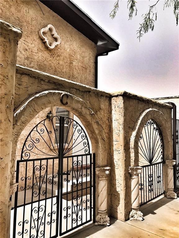 10624 Springwood Dr unit C, El Paso, TX 79935 - photo 1