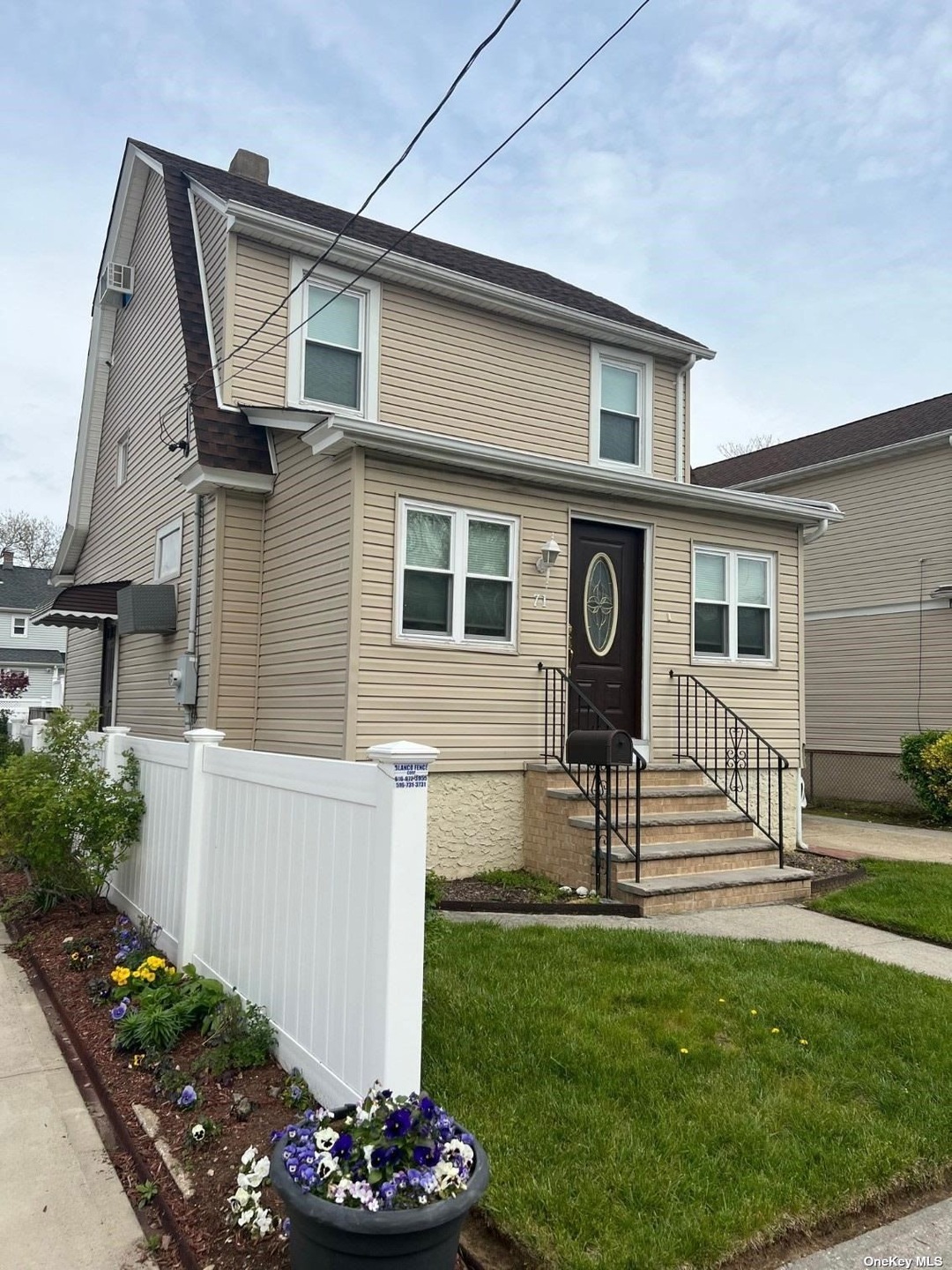 71 Cambridge St, Valley Stream, NY 11581 - photo 1