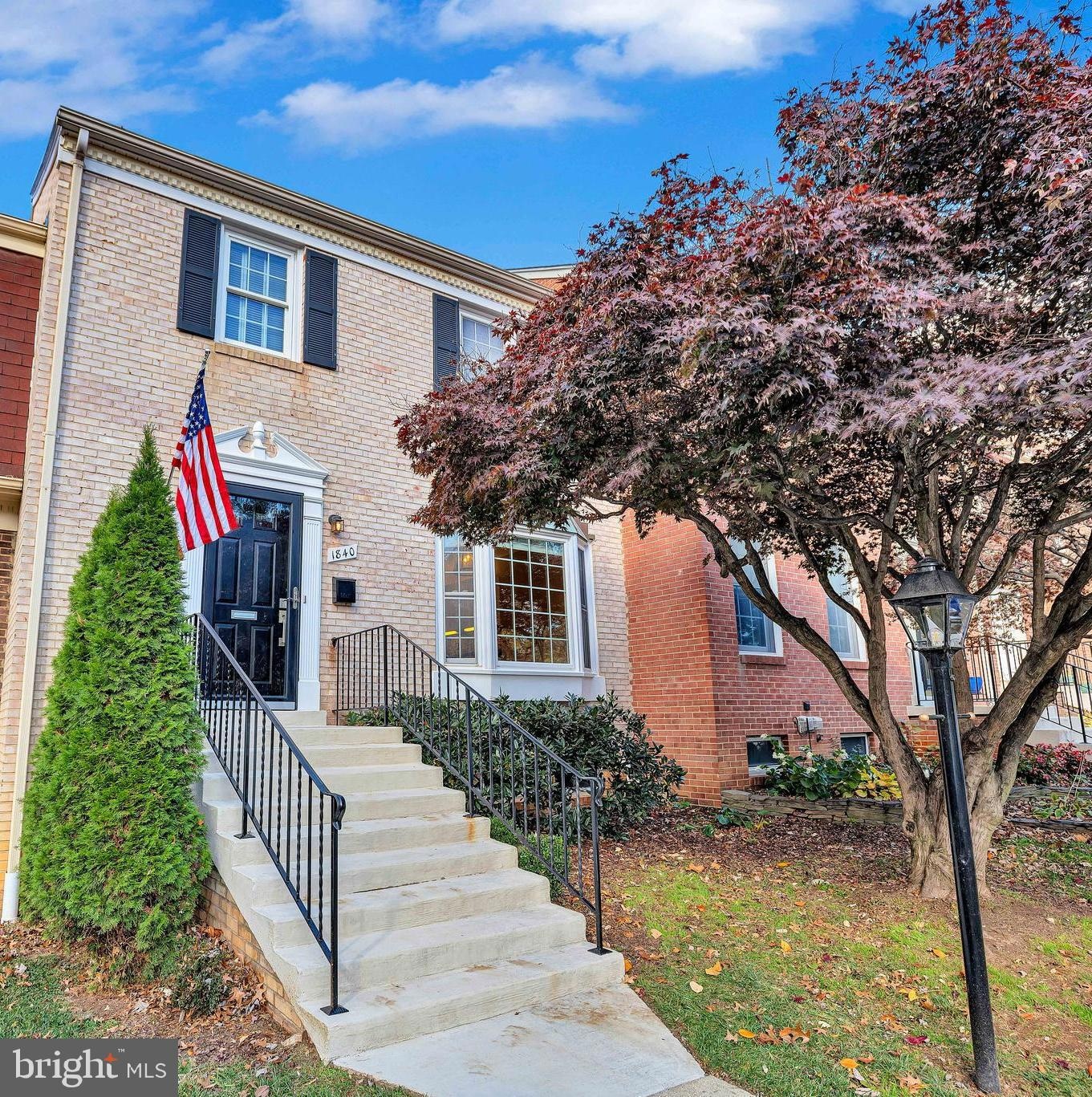 1840 Golf View Ct, Reston, VA 20190 - photo 1