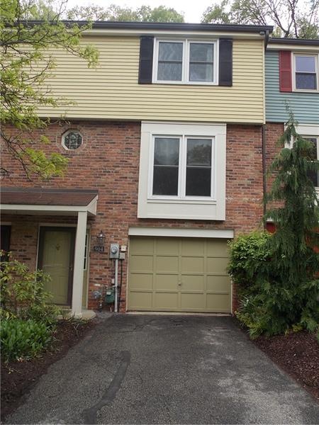 Well cared for 2 bedroom unit located on cul-de-sac street. HOA includes exterior maintenance...roof, brick, siding, snow removal, lawn care and more.