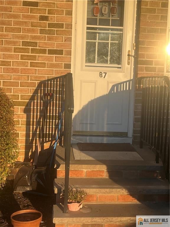 Under Contract $299,000