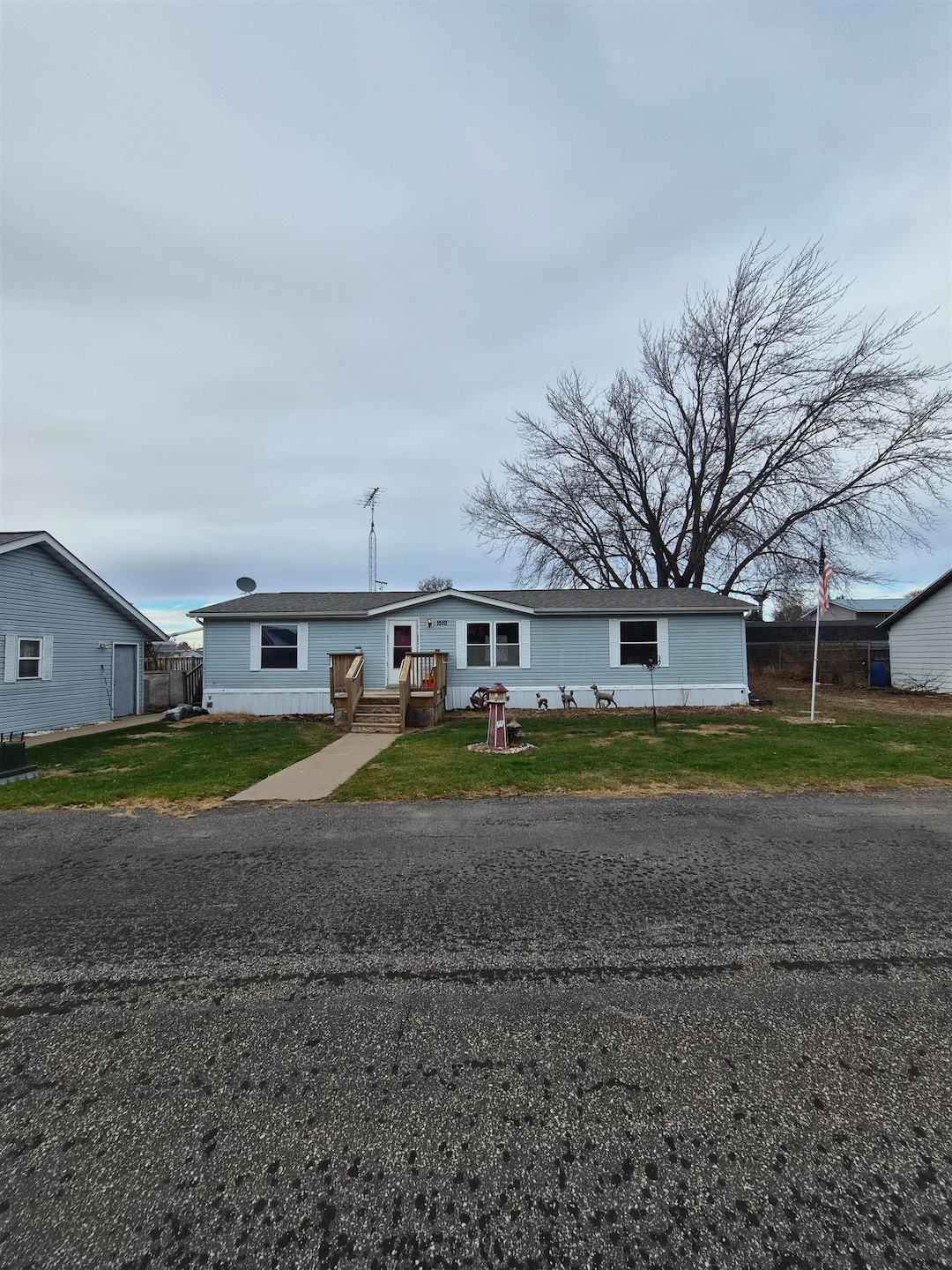 1510 14th St, Hazel Green, WI 53811 - photo 1