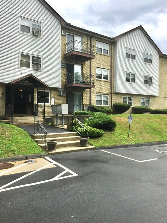 81 High St unit 23, Amesbury, MA 01913 - photo 1