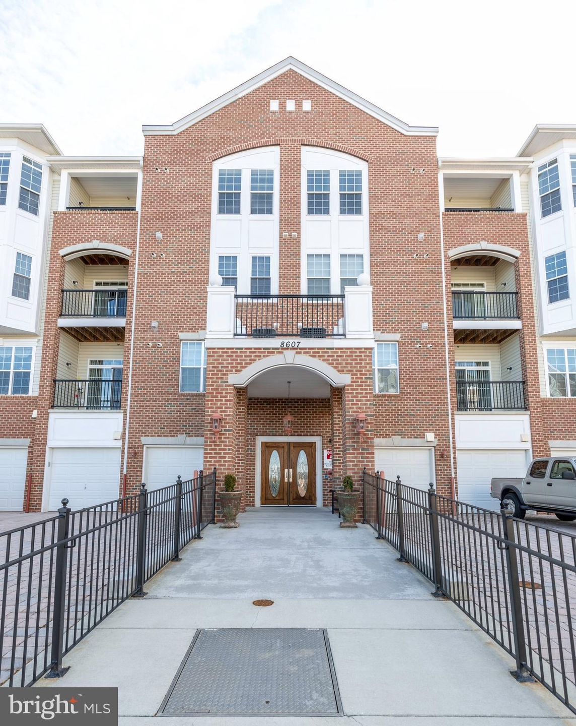8607 Wintergreen Ct unit 305, Odenton, MD 21113 - photo 1