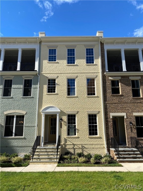 (Actual Home) This stunning 4-level townhome has e