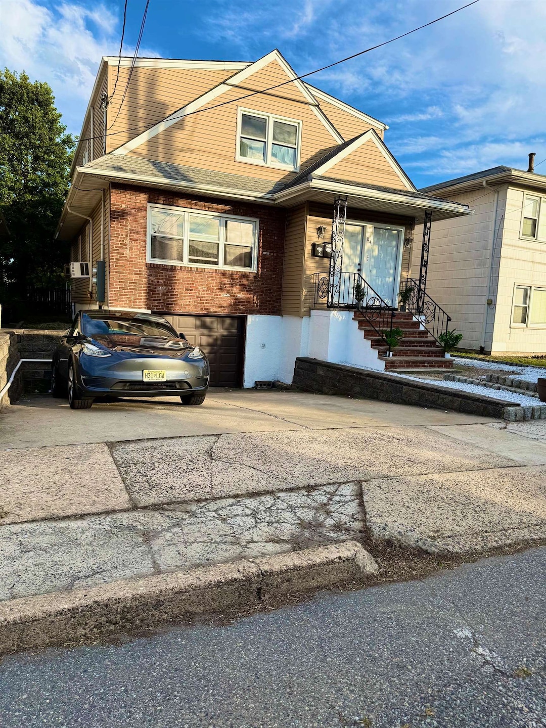 Pending $869,000 • Co-Listing Agent