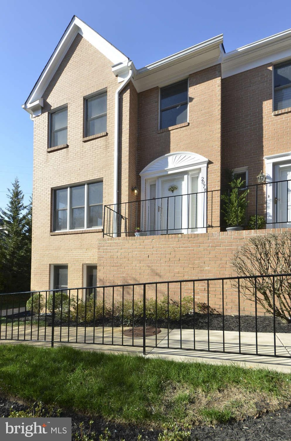 207B Locust St SE unit O, Vienna, VA 22180 - photo 1