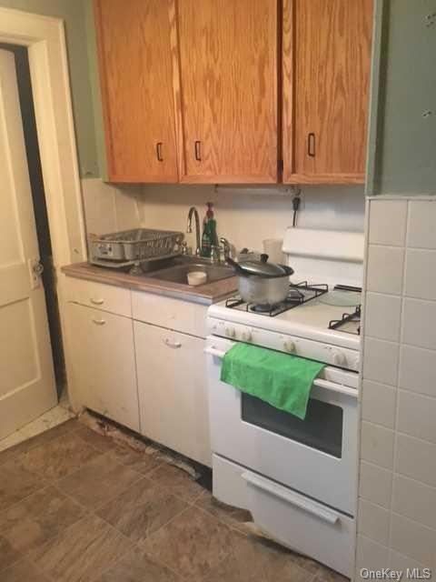 4 Tassone Ct unit 3, Fishkill, NY 12524 - photo 1