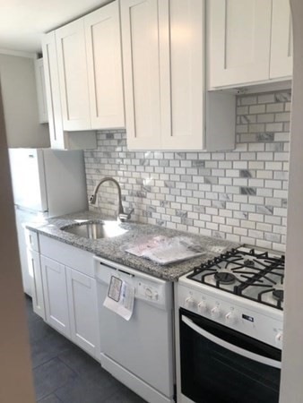 90 Winthrop Shore Dr unit 14, Winthrop, MA 02152 - photo 1