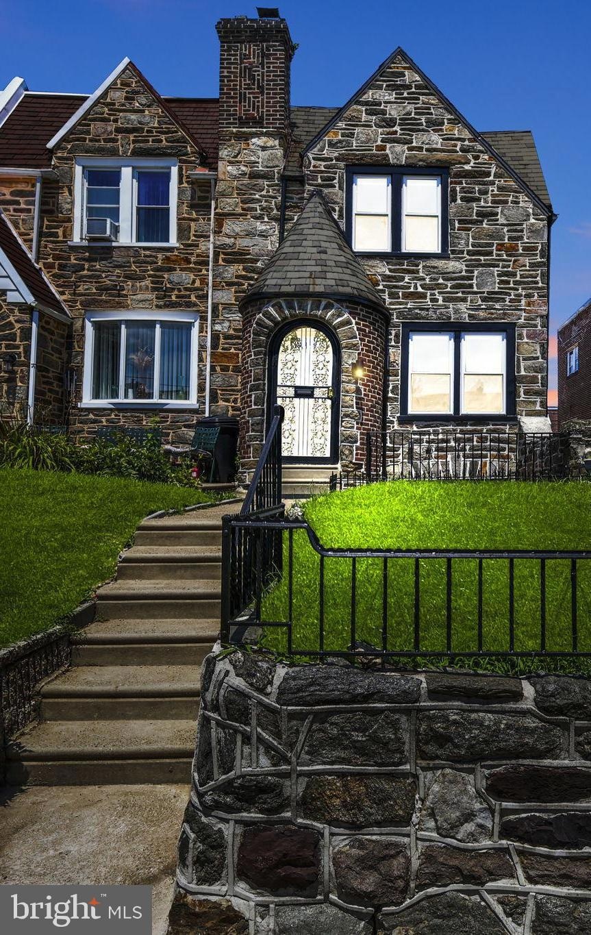 Under Contract $389,900
